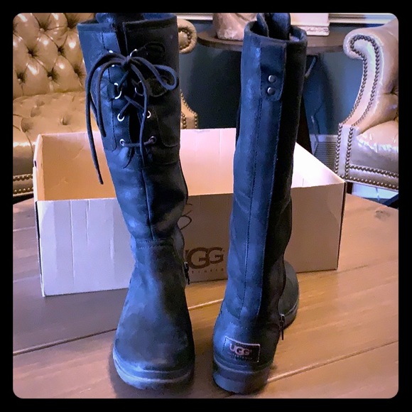 UGG Shoes - UGG boots size 8.  EUC
